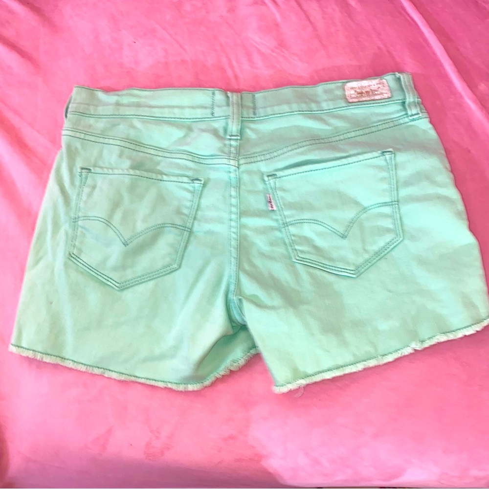 Mint Green Levi’s Cutoff Denim Shorts Women’s Size 2 Frayed Hem 3 inch like new